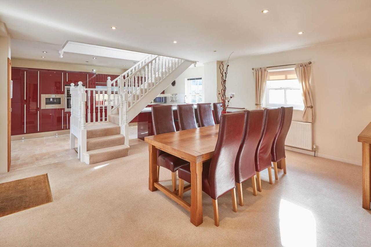 Host & Stay - Folkton Cottages スカーバラ エクステリア 写真