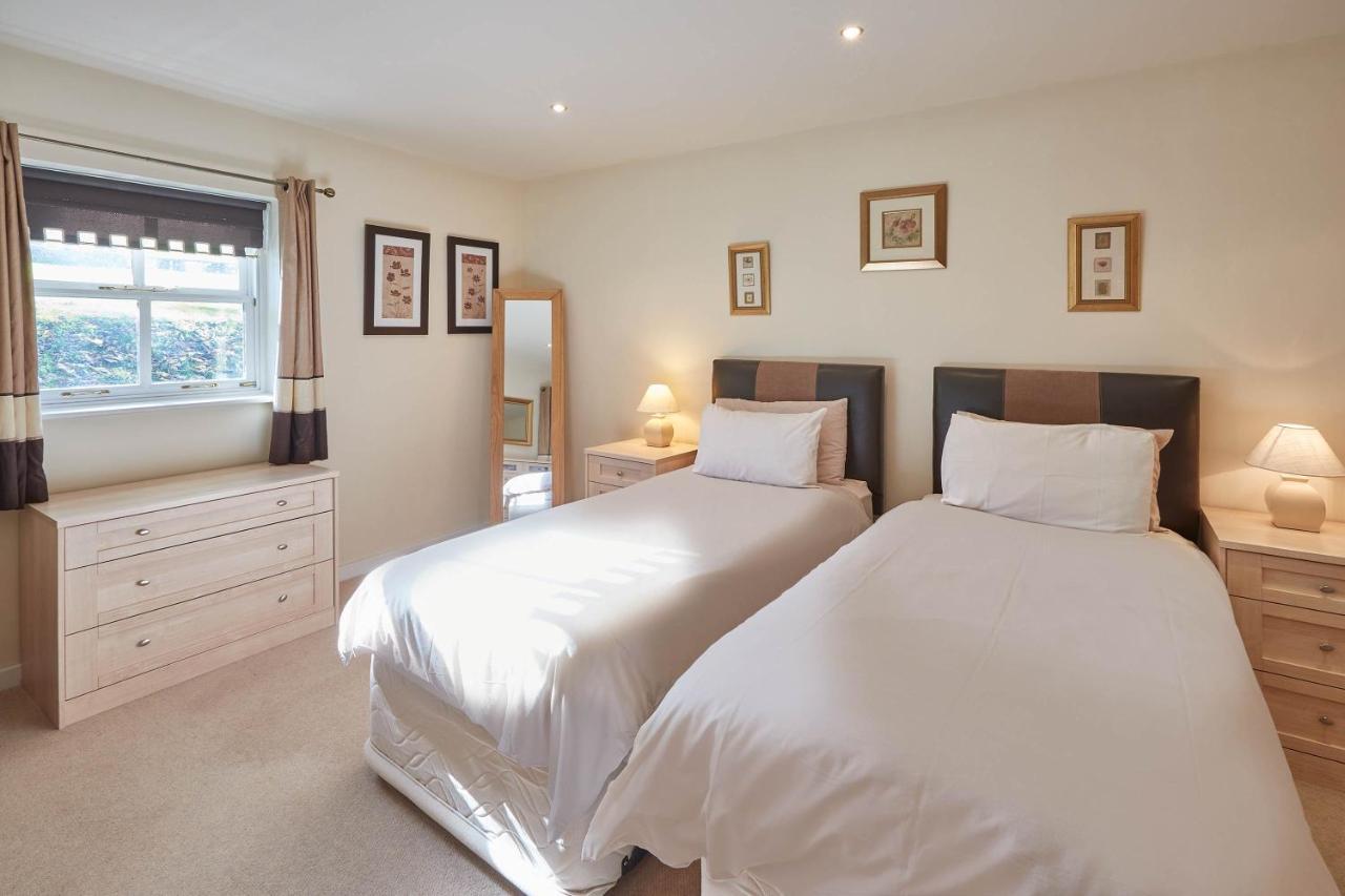 Host & Stay - Folkton Cottages スカーバラ エクステリア 写真